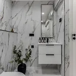 Urban Heaven Luxury Lofts Apartment